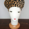 Cappello basco leopardato, fronte