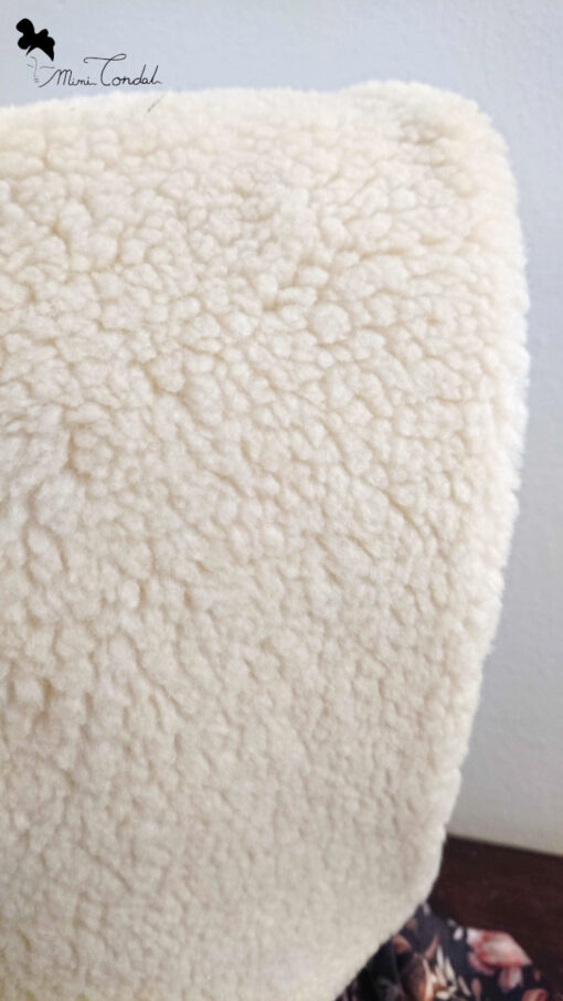 Cuffia con fiocco in pelliccia sintetica tipo orsetto, Mimi Condal