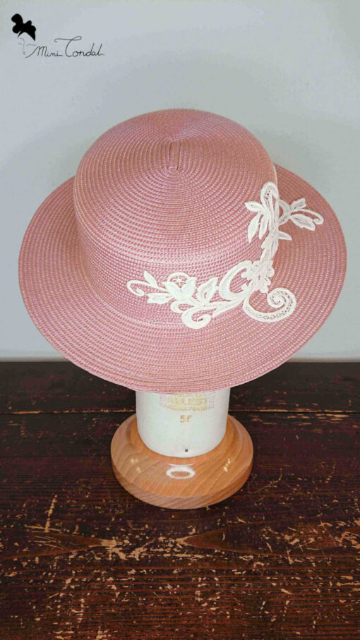 Cappello canotier rosa con ricamo, Mimi Condal