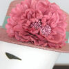 Cappello canotier rosa decorato con fiore in tessuto, Mimi Condal