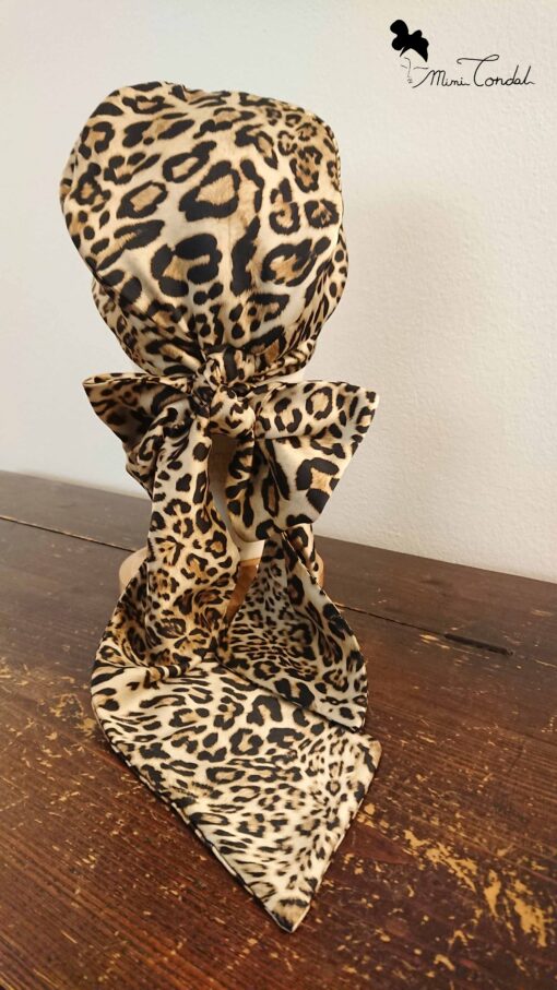 Turbante preformato leopardato che si annoda in vari modi, Mimi Condal