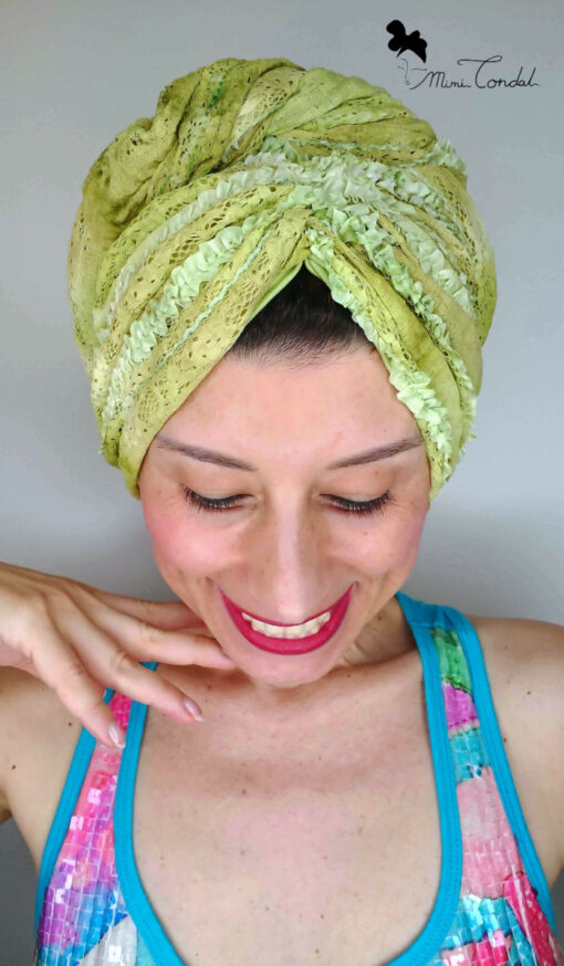 Turbante elasticizzato con foulard incorporato che si puó annodare in vari modi, Mimi Condal