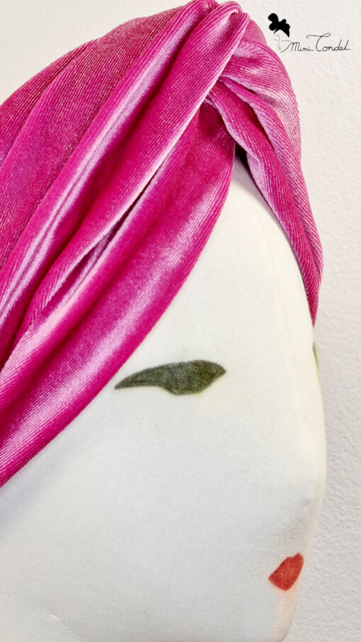 Morbida ed elegante fascia per capelli in velluto fucsia, Mimi Condal.