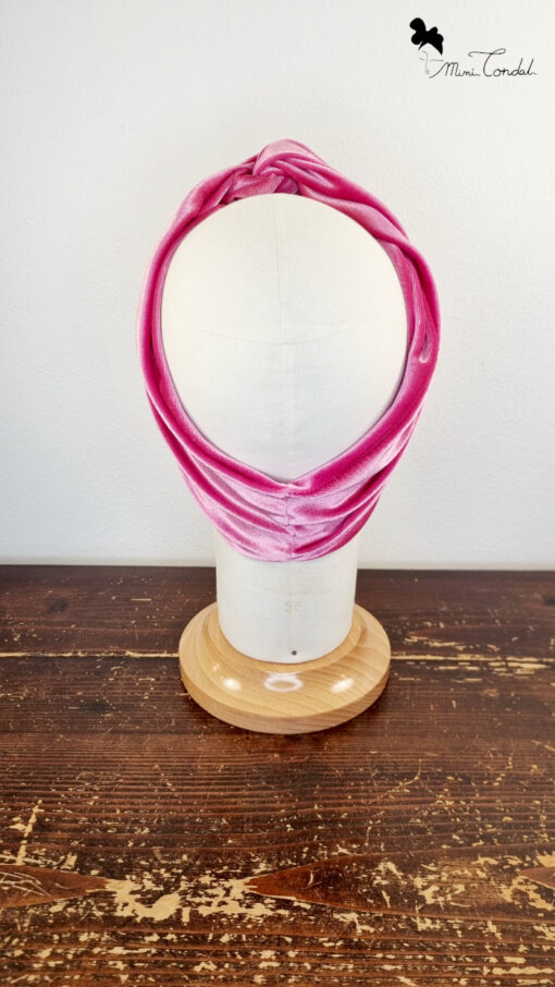 Morbida ed elegante fascia per capelli in velluto fucsia, Mimi Condal.